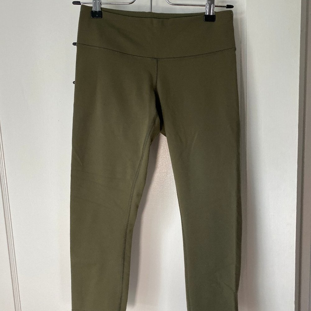 Lululemon army green cropped leggings